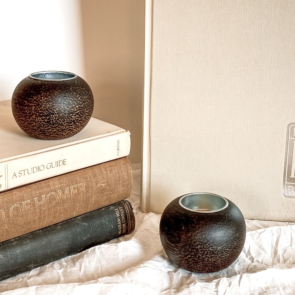 Set of 2 wood tea light holders